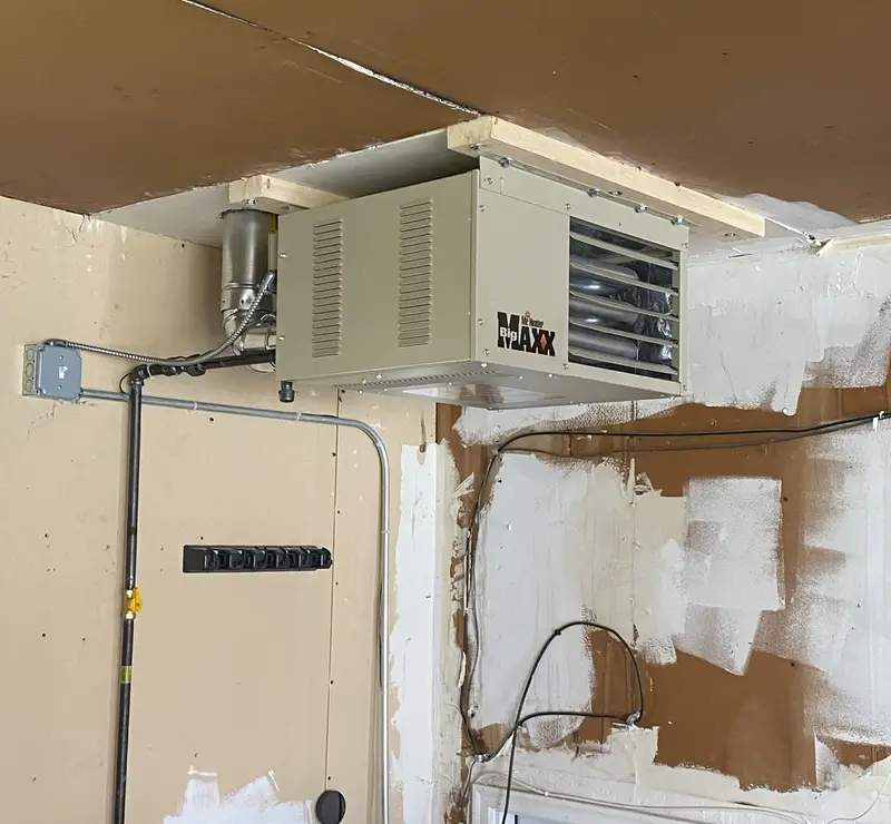 Ceiling-mounted garage heater installed in Itasca, IL